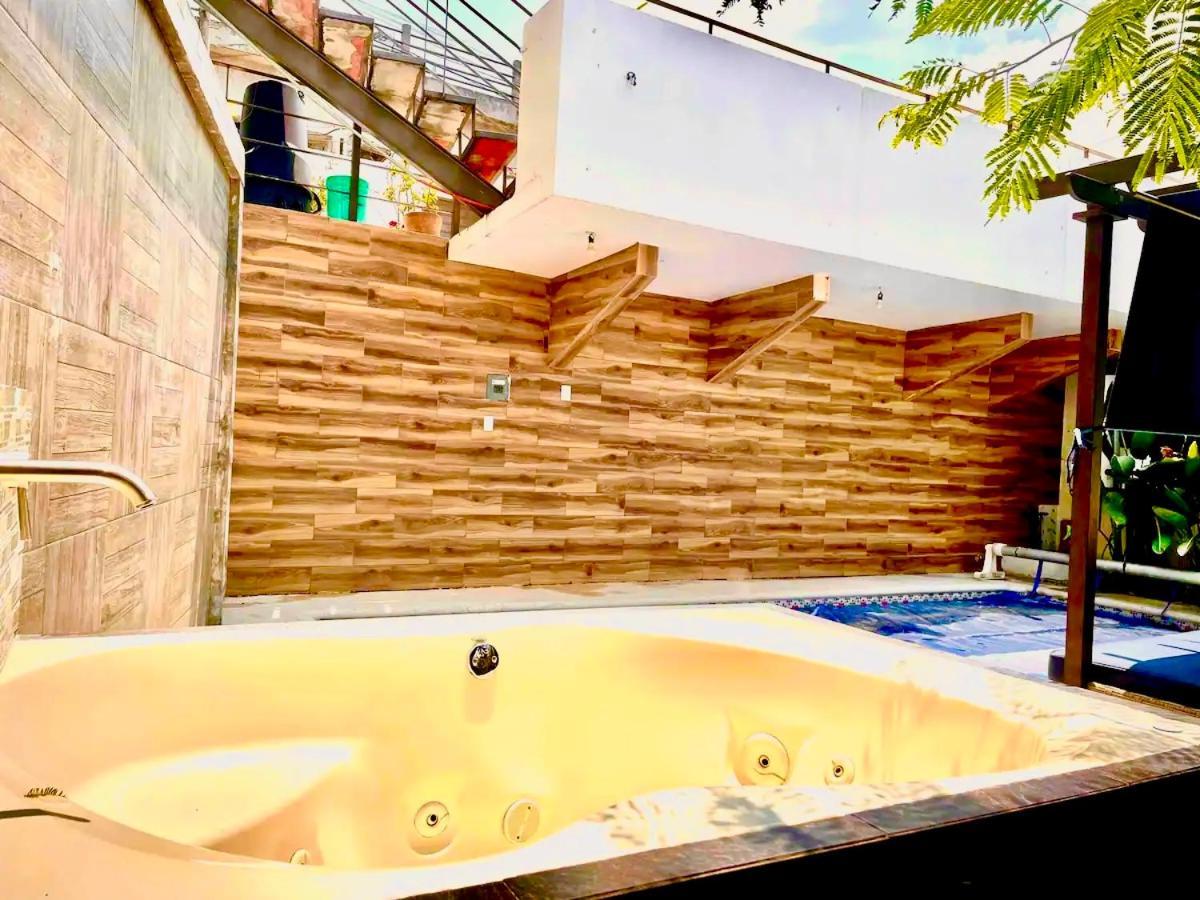 Loft Arte Y Diseno, Terraza, Asador, 3 Pantallas "Cuernavaca Somos El Unico Airbn Que Te Ofrece 2 Exclusivos Jacuzzis Profesionales Con Agua Caliente Y Sistema De Hidromasaje, Tipo Spa" Fraccionamiento Vigilancia 24 Horasアパートメント エクステリア 写真